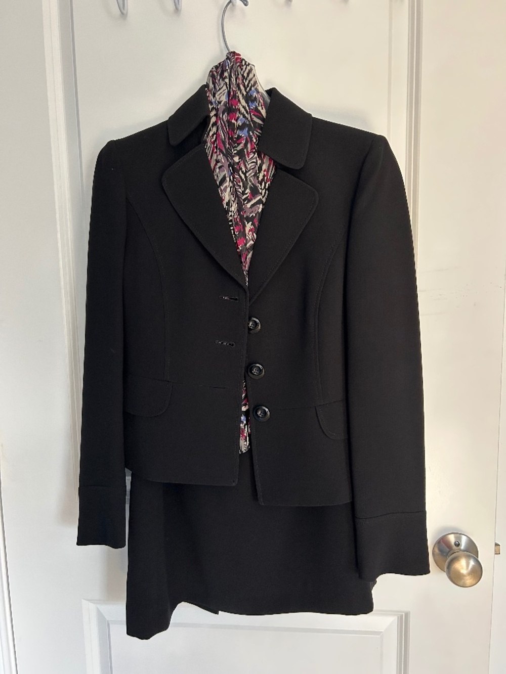 Size 4petite Tahari black shirt suit